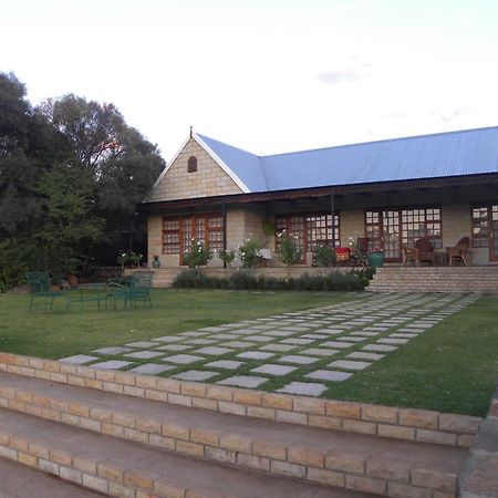 Olive Hill Country Lodge Bloemfontein Buitenkant foto