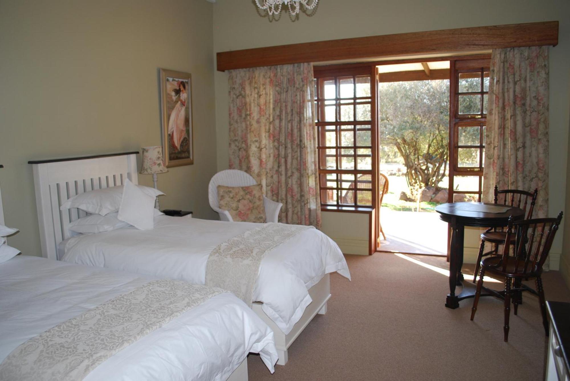 Olive Hill Country Lodge Bloemfontein Buitenkant foto